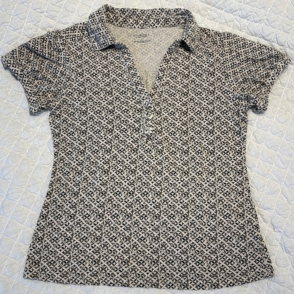 Sonoma V-Neck collar tee-shirt